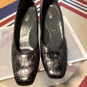 AURA (German brand) woman’s shoes; Size 40. Marble black & grey colour. Comfy!
